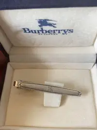 在飛比找Yahoo!奇摩拍賣優惠-Burberry 巴寶莉 中古純銀領帶夾  vintage