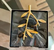 Michael Aram NIB Olive Branch Cocktail Napkin Holder Gold