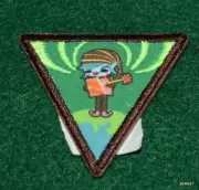 GIRL SCOUT BROWNIE BADGE - FREE SHIPPING