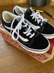 VANS Off the Wall Old Skool Skate Shoes Suede Canvas Black White Size 1
