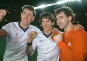 Terry Butcher , Gary Lineker and Bryan Robson celebrate after the - Old Photo