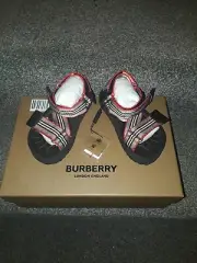Burberry Kids K1 Mini Patterson Sandal, Beige, Size 27