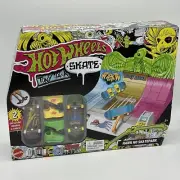 Hot Wheels Skate Rippin’ Tony Hawk HQ Skatepark With 2 Exclusive Boards & Shoes