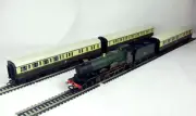Hornby OO Gauge R2600M Train Pack The Cheltenham Flyer NEW