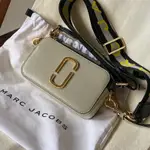 MARC JACOBS 防刮撞色雙層斜背/相機包-淺灰/