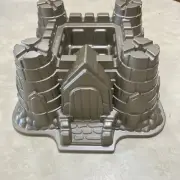 NORDIC WARE CASTLE BUNDT CAKE PAN No Stick 10 Cups Heavy Cast Aluminum Mold USA