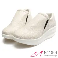 在飛比找momo購物網優惠-【MOM】個性火焰壓紋時尚休閒搖搖鞋(白)
