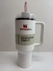 Stanley The Quencher H2.0 Flowstate Tumbler 40 oz Mistletoe Twist New