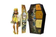Monster High Doll and Fashion Set, Cleo De Nile, Skulltimate Secrets: Fearidescent Series, Dress-Up Locker with 19+ Surprises, HNF76