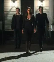 BEAUTIFUL NINA DOBREV Ian SomerhaldeR PAUL WESLEY THE VAMPIRE DIARIES 8X10 PHOTO