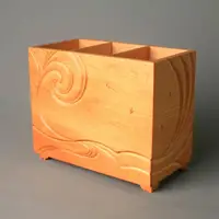在飛比找momo購物網優惠-【MU LIFE 荒木雕塑藝品】海天雲舞收納盒(台灣檜木限量