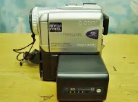 在飛比找Yahoo!奇摩拍賣優惠-【小劉二手家電】SONY MINI DV攝影機,DCR-PC