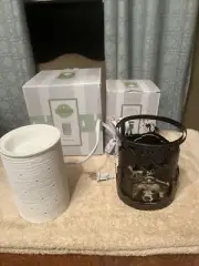 Scentsy Etched Core White Warmer And Away In A Manger Christmas Wrap Brand New