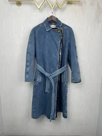 在飛比找Yahoo!奇摩拍賣優惠-全新正品Balenciaga巴黎世家女士牛仔棉外套，做舊系列
