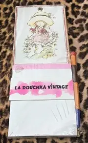 ADORABLE 1970s SARA KAY HANGING NOTEPAD & PEN ~ WOOD BASE ~FRENCH NEW/OLD STOCK