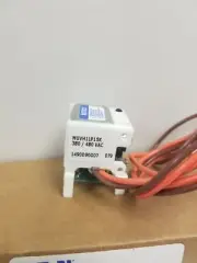 MUVH1LP15K EATON MOLDED CASE CIRCUIT BREAKER UNDERVOLTAGE RELEASE