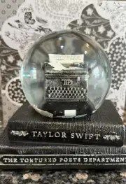 Taylor Swift SNOW GLOBE THE TORTURED POETS DEPARTMENT IN HAND