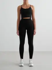 [AIM'N AU] Black Shape Seamless Tights & Strap Singlet Set