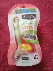 Schick Xtreme 3 Razors with Hawaiian Tropic Scented Handles