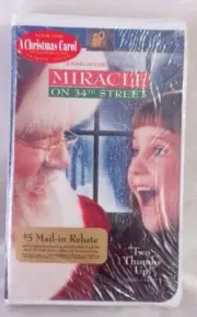 Miracle on 34th Street Clamshell VHS Christmas Holiday Movie Classic Vintage