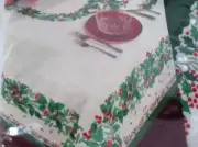 NOS Vtg Sunweave Linen Corp Christmas Oval Tablecloth 60 x 84 Mistletoe Holly