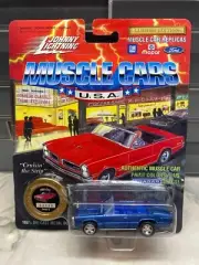 Johnny Lightning Muscle Cars USA 1965 GTO Blue Series 5 Ragtop