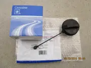 05-06 CHEVY SSR BASE CONVERTIBLE FUEL GAS TANK FILLER CAP WITH TETHER NEW GT291