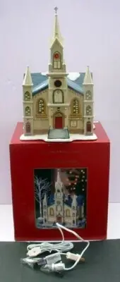 NEW 1999 St Nicholas Square Cathedral Church Village Collection Lighted Building