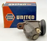 NAPA WHEEL CYLINDER, 32551 LIGHT SURFACE RUST, NOS, BOX WORN