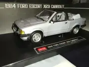 1:18 Sunstar H4993 Ford Escort XR3i Cabriolet - Silver LHD 1984