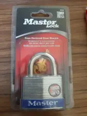 Master Lock Padlock 2 Inch- 2 Keys - 5KAD. New In Box.