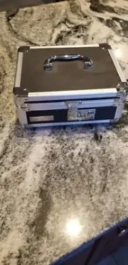 Cash box locking with removable money tray