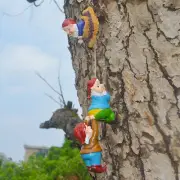 Climbing Gnomes Tree Decor Funny Gnome Garden Statue Art Resin Dwarf Sculpture