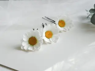 Daisy hair pins Flower bobby pins Wedding hair piece for bride