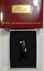 Troopers Drum & Bugle Corps drum major 1/30 scale miniature Britains