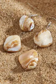 Cupshe Modern Shell Pearlescent Earrings - White,F