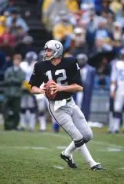 Quarterback Ken Stabler Oakland Raiders drops back to pass v the M- Old Photo