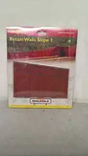 Hornby R8702 Retain Walls Slope 1 OO Gauge **NEW**