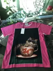100% Authentic GUCCI Pink Ignasi Monreal Print T-Shirt $830+Tax Size: S