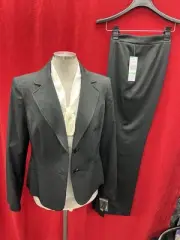 LESUIT PANT SUIT/SIZE 12/INSEAM 31"/NEW WITH TAG/RETAIL$240/BLACK PIN STRIPE