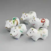 Kyoto Kiyomizu ware, Chinese zodiac ox greeting spring flower chopstick rest