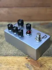 Silver Squeeze Compressor - Might Be Famous Compression Effect Pedal for Guitar