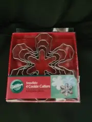 New Wilton Nesting Snowflakes Cookie Cutters 2308-1244 4 Pieces