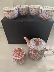 T2 Tea Set NEW Teapot With Strainer, Sugar Bowl, And 4 Tea Cups