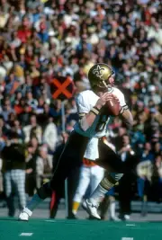 Quarterback Archie Manning New Orleans Saints drops back to pass v- Old Photo