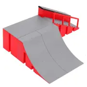 Mini Fingerboard Finger Skateboard & Skate Ramp Skate Park Play Set Kids Toy