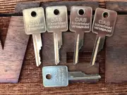 5 keys fits CaseIH Bobcat Volvo Vermeer JLG Ing-Rand Compactor Backhoe SS A77313
