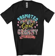 [Generic] Promoted to Great Granny Est 2025, Amazing Mother's Day Pregnancy Flowers, Family Group Unisex T-Shirt