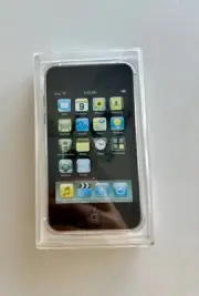 New & Sealed IN BOX Silver Apple iPod Touch 2nd Generation 8GB MP3 Player A1288