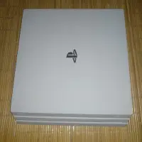 在飛比找露天拍賣優惠-PS4 PRO主機 1TB 7117B